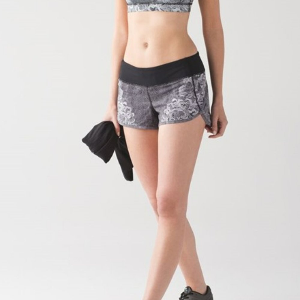 Lululemon Speed Shorts Florence Lace Black and White Size 4
